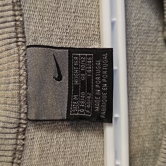 Nike sleeveless - Picture 3 of 5